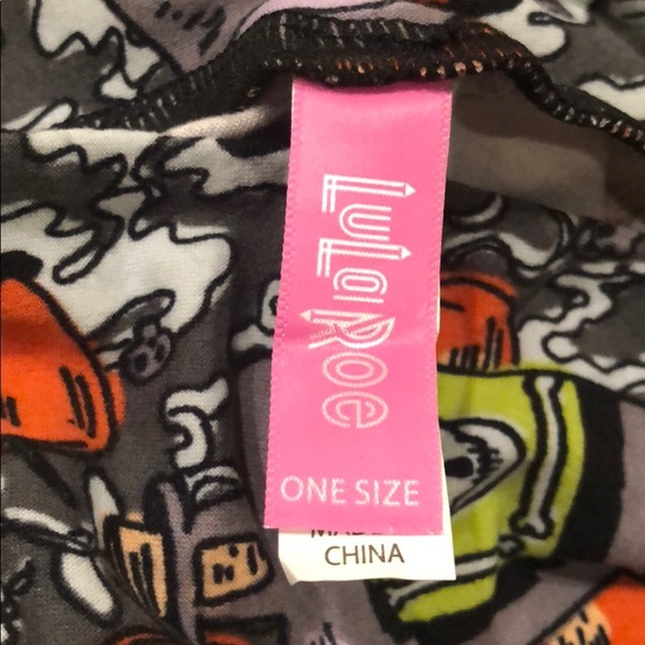 LuLaRoe Halloween Apples & Bottles Grey Leggings - Picture 5 of 5